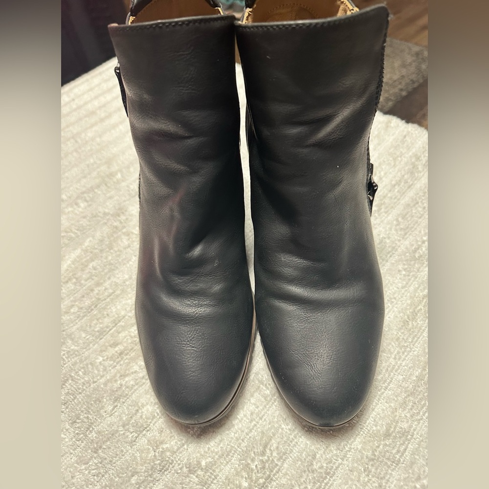 Soul Naturalizer Black Wedge Ankle Boots. Almond Toe zip 9.5